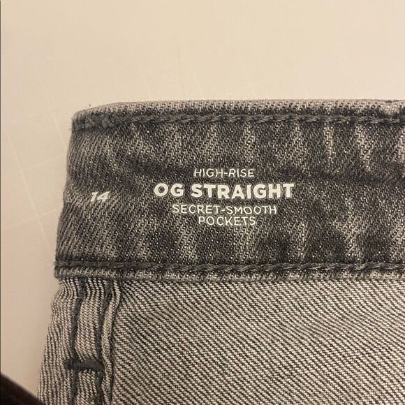 Old Navy Women's Straight Leg Jeans - Gray - Picture 2 of 5